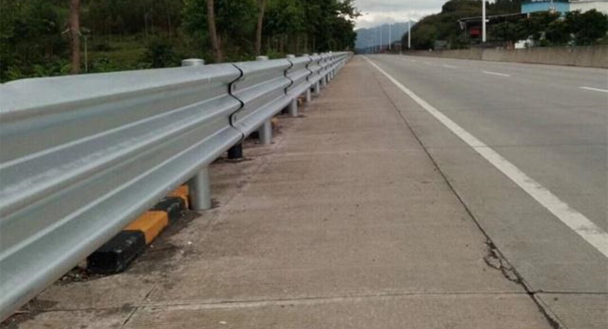 寧波波形護(hù)欄—分類、用途、表面處理、特點(diǎn)