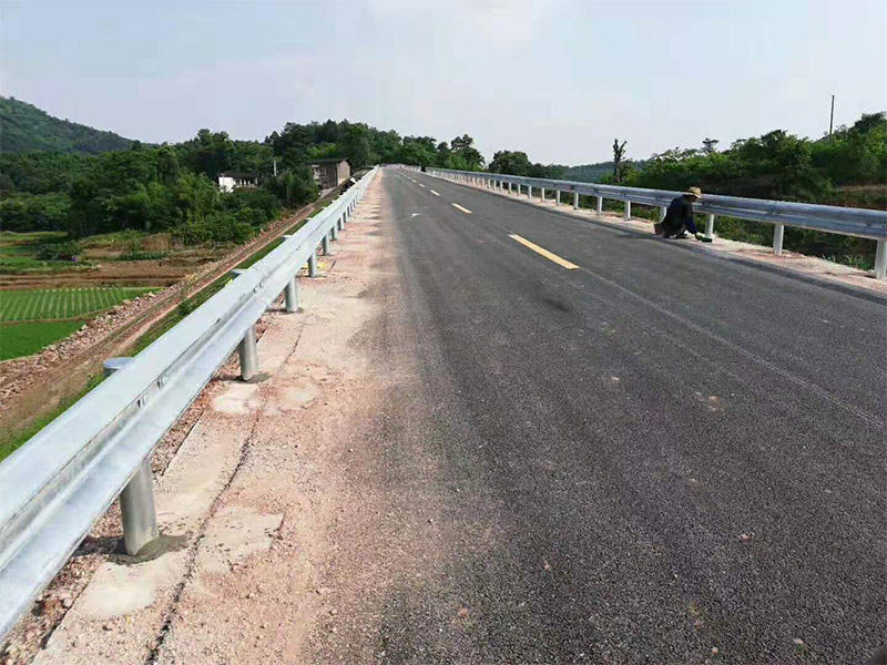 寧波波形護(hù)欄板的安裝注意事項