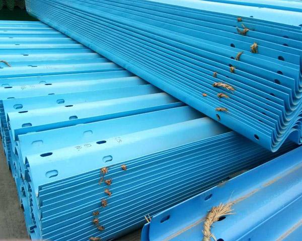 公路波形護欄板的設計要求
