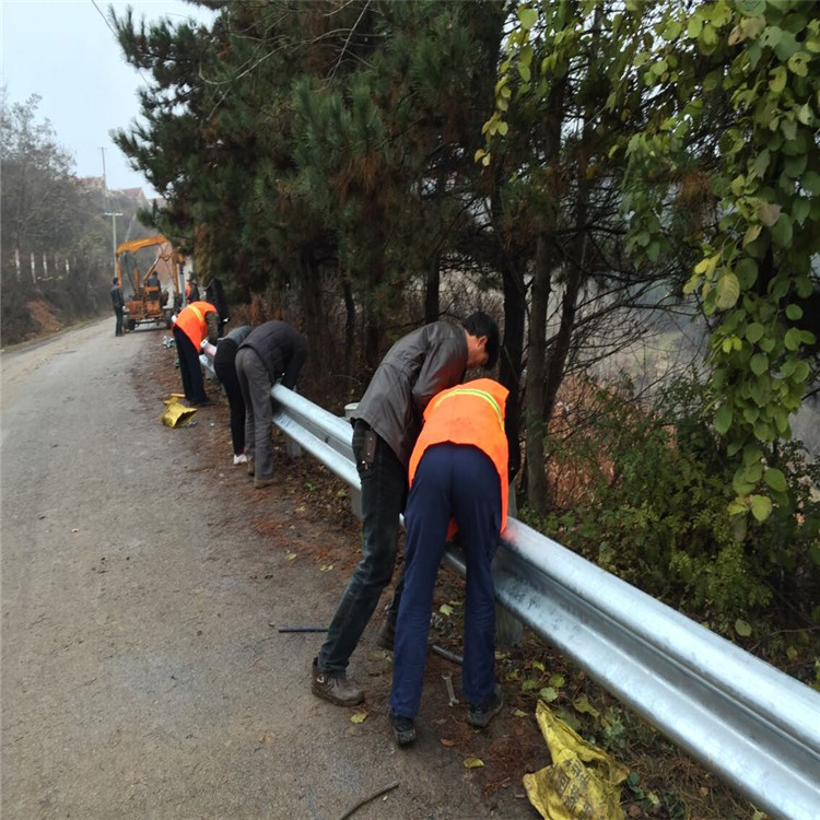 波形護(hù)欄立柱最常用的幾種安裝方法有哪些？