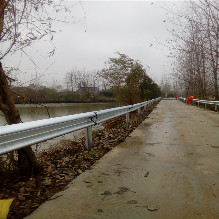 浙江公路護(hù)欄多少錢一米？